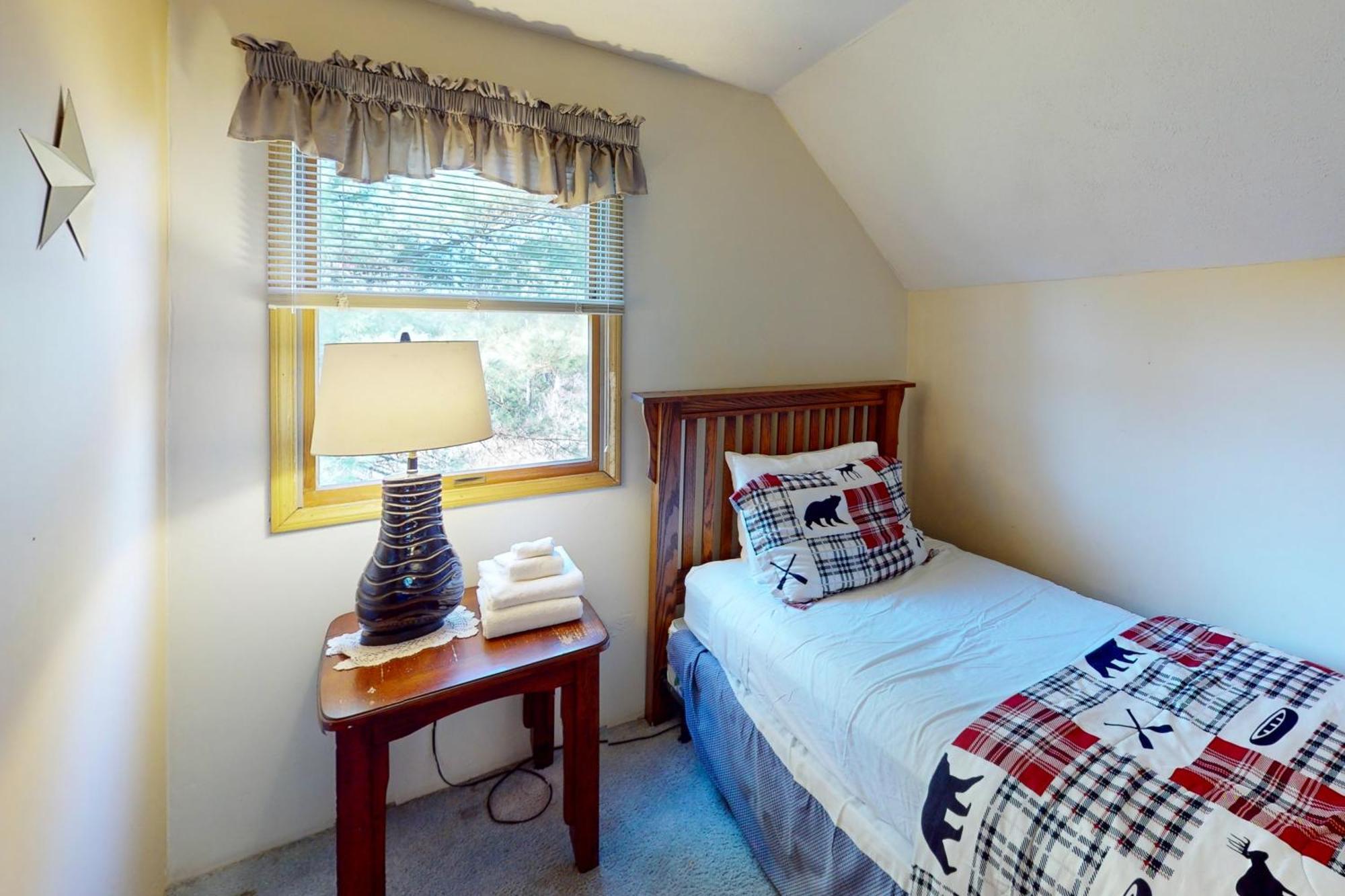 Life's A Bear Holiday home McHenry